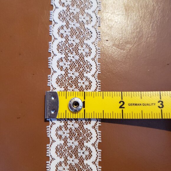 Ivory Leaver lace 1.25 inch x 12 yards - Picture 6 of 6